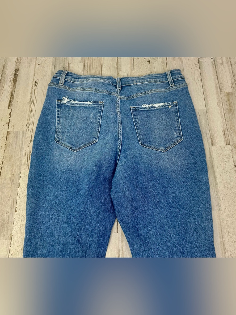 Mica Jeans Women's 31 (34x27) Light Wash Blue Distressed Raw Hem Stretch Crop - Picture 11 of 12